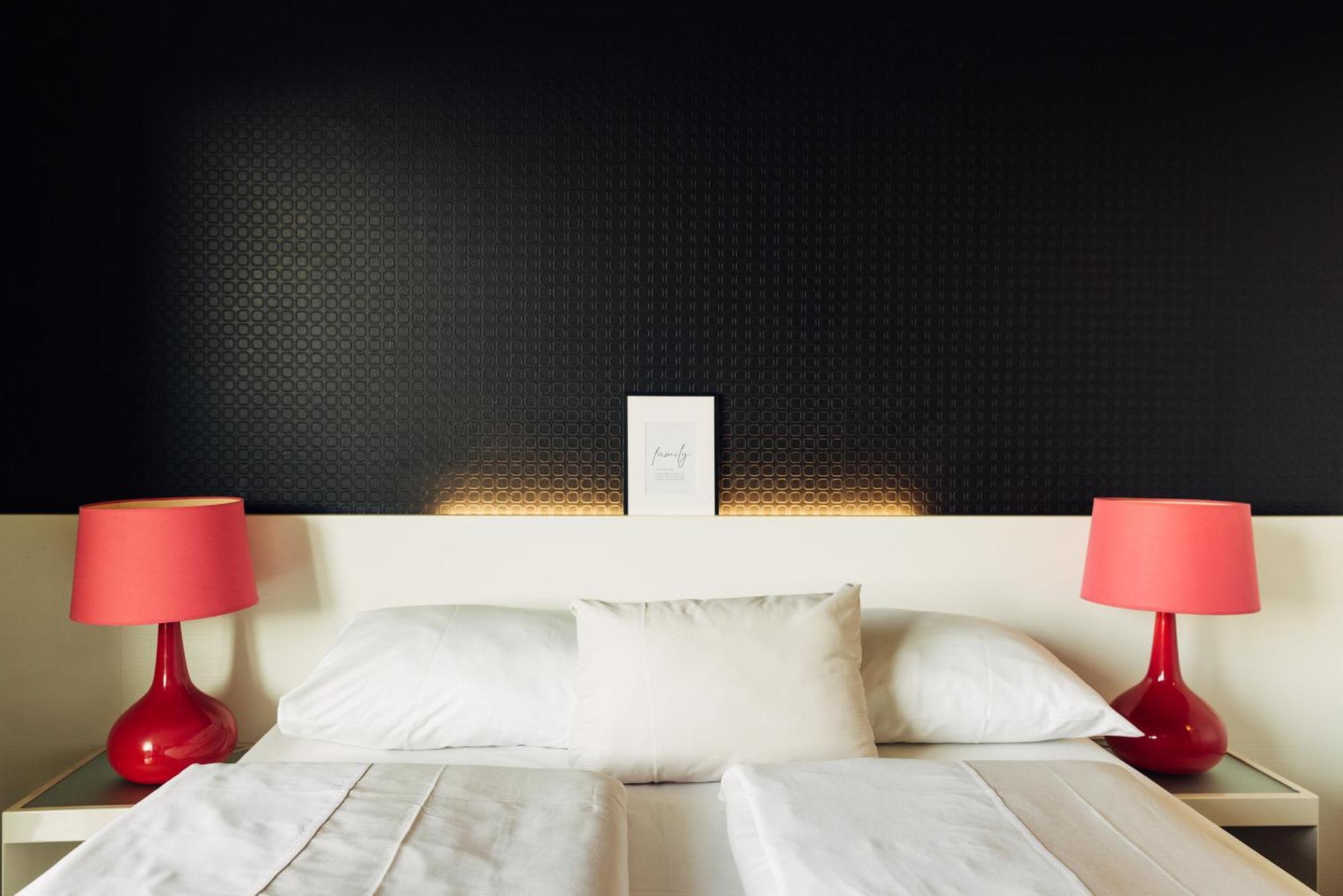 แฮรีส์ โฮม กราซ โฮเทล แอนด์ อพาร์ตเมนต์ Hotel ภายนอก รูปภาพ