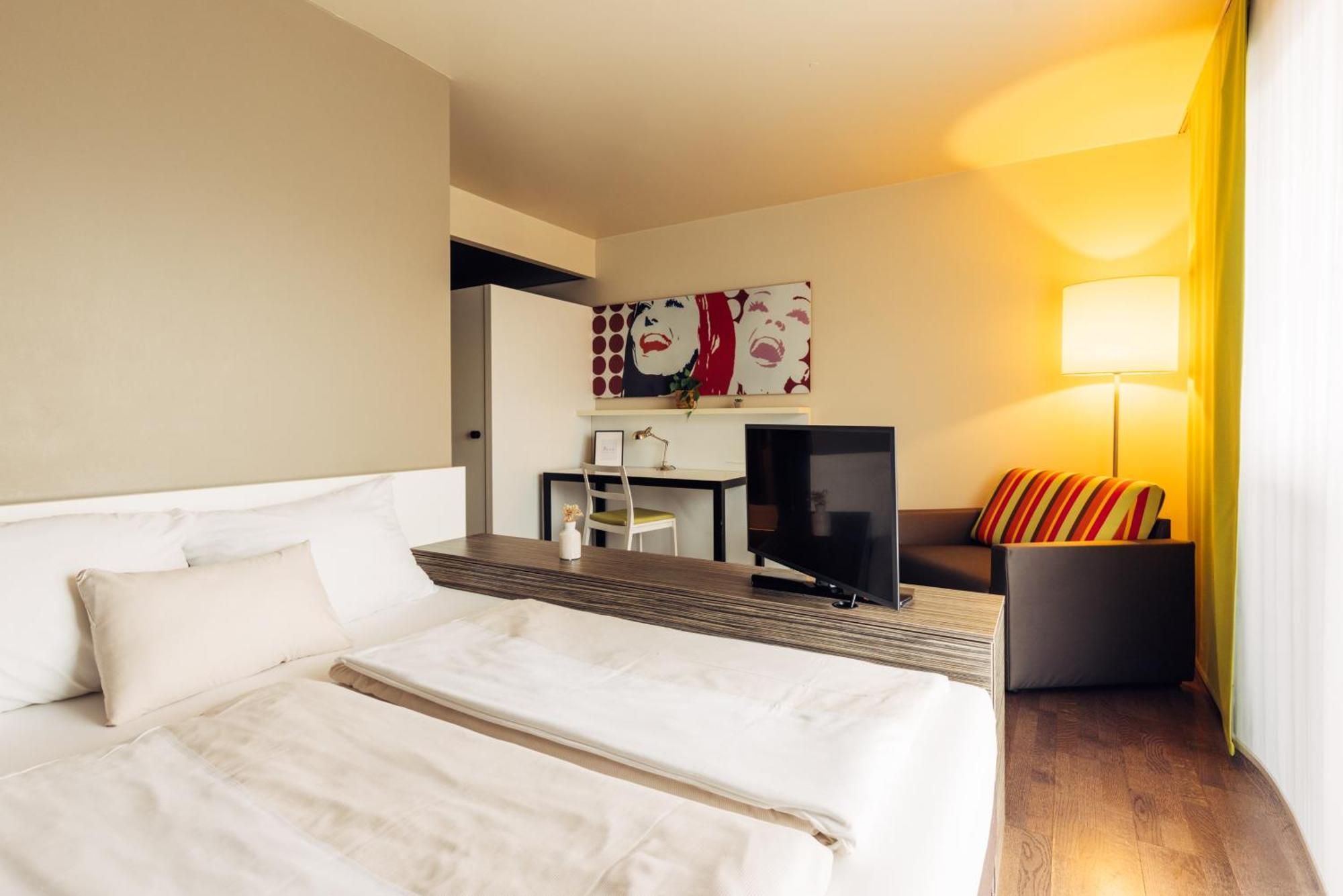 แฮรีส์ โฮม กราซ โฮเทล แอนด์ อพาร์ตเมนต์ Hotel ภายนอก รูปภาพ