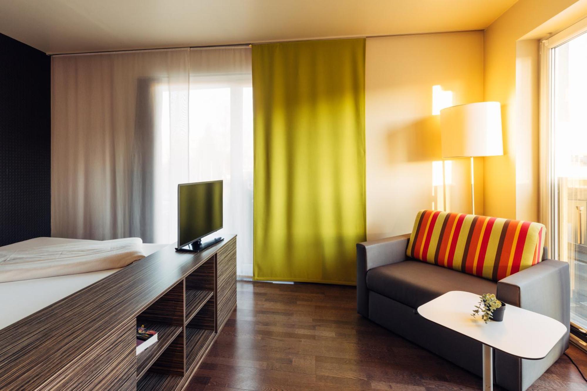 แฮรีส์ โฮม กราซ โฮเทล แอนด์ อพาร์ตเมนต์ Hotel ภายนอก รูปภาพ