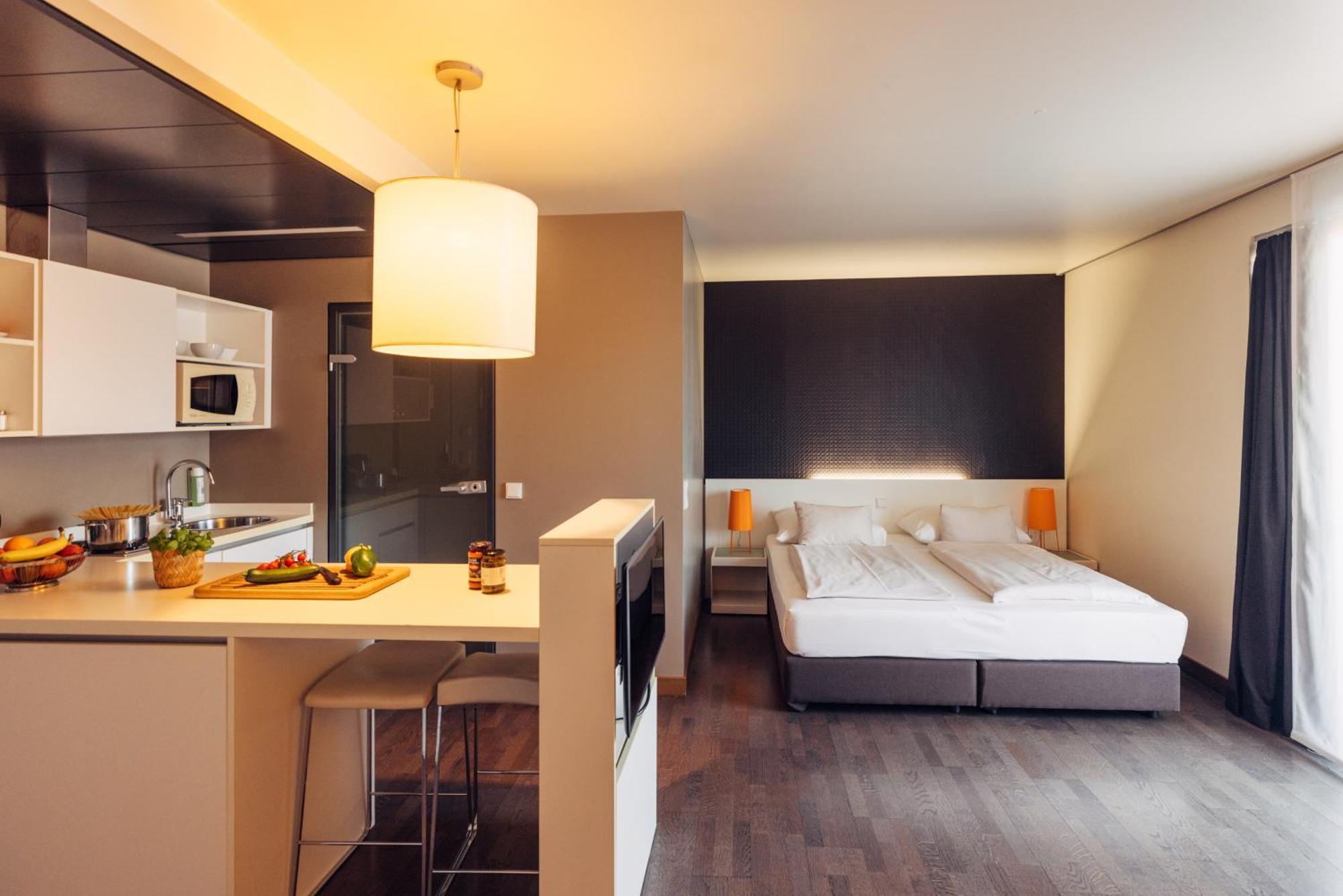 แฮรีส์ โฮม กราซ โฮเทล แอนด์ อพาร์ตเมนต์ Hotel ภายนอก รูปภาพ