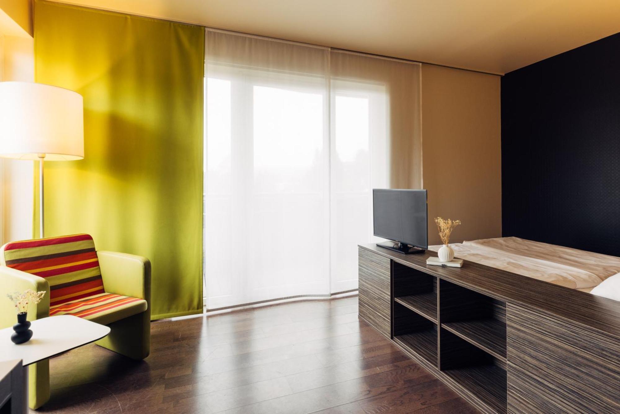 แฮรีส์ โฮม กราซ โฮเทล แอนด์ อพาร์ตเมนต์ Hotel ภายนอก รูปภาพ