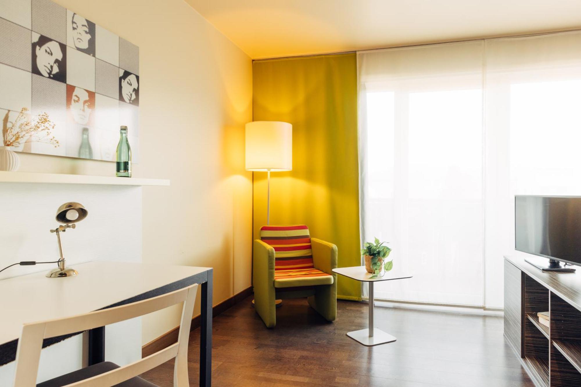 แฮรีส์ โฮม กราซ โฮเทล แอนด์ อพาร์ตเมนต์ Hotel ภายนอก รูปภาพ